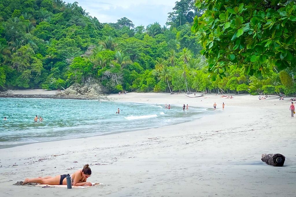 Playa en Manuel Antonio