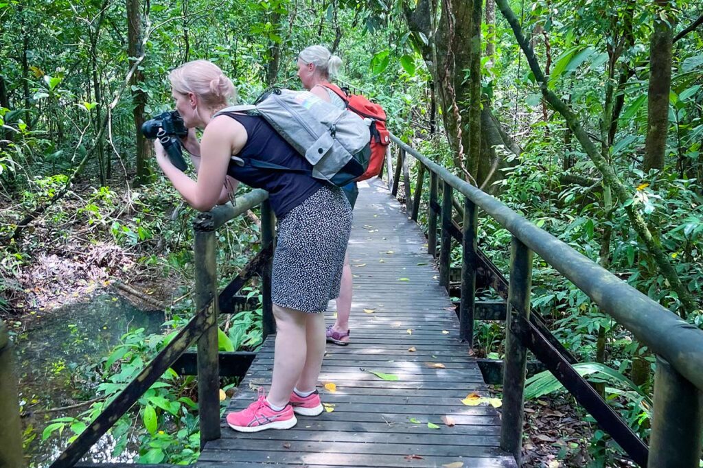 Turistas en Manuel Antonio